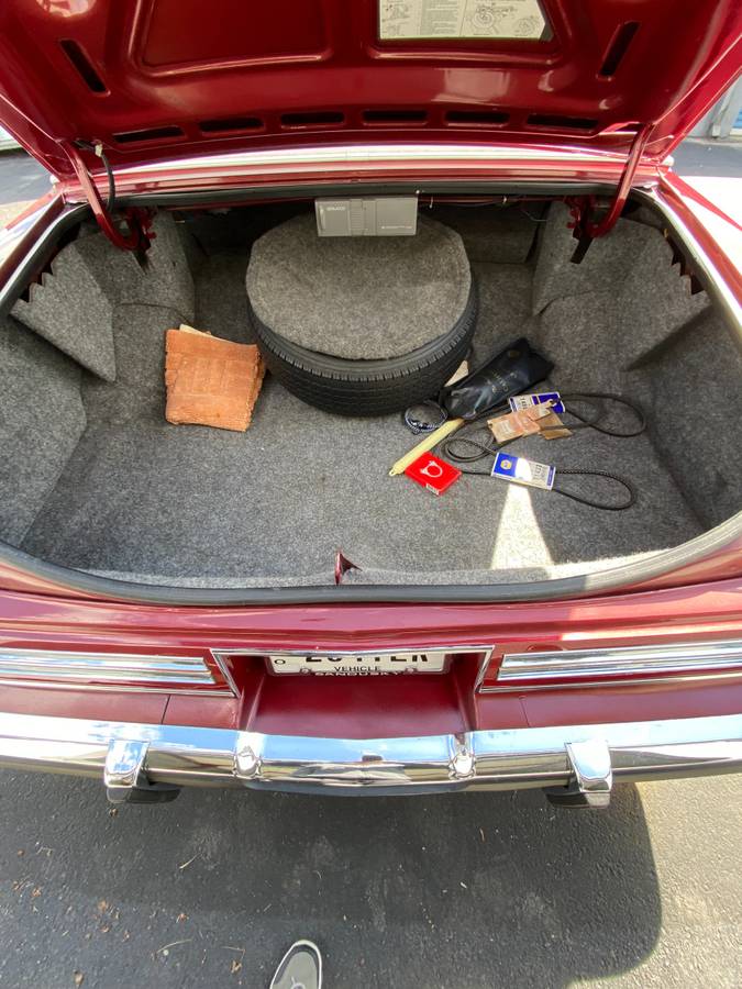 Oldsmobile-ninety-eight-98-brougham-1983-red-3