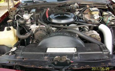 Oldsmobile-ninety-eight-98-brougham-1983-red-8