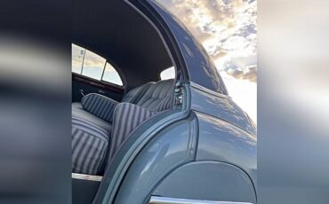 Oldsmobile-ninetyeight-1946-blue-12