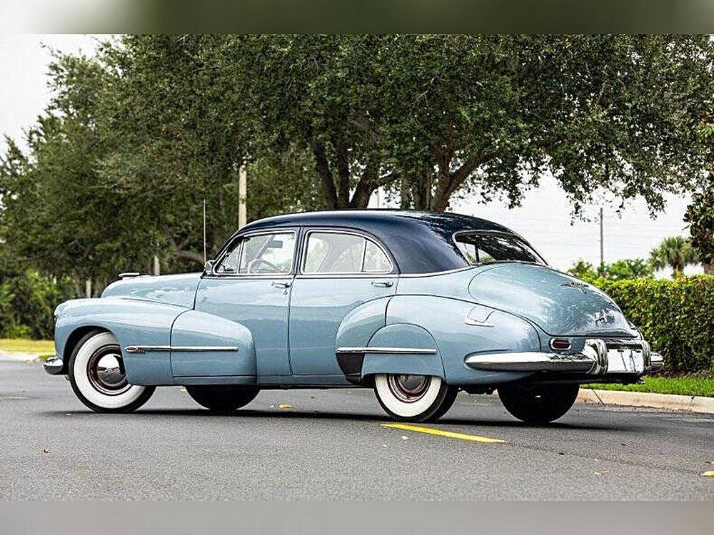 Oldsmobile-ninetyeight-1946-blue-3