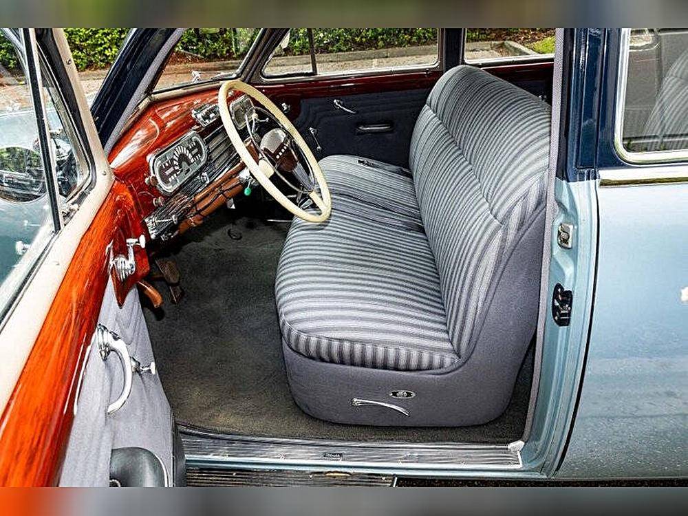 Oldsmobile-ninetyeight-1946-blue-7