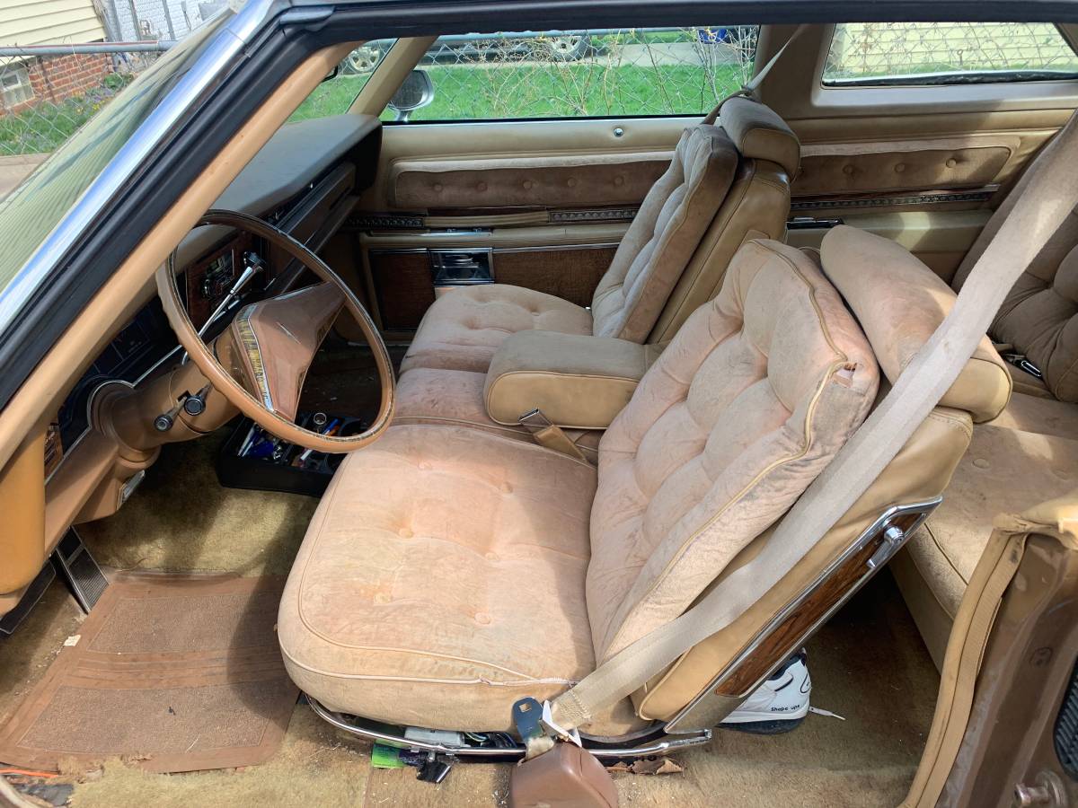 Oldsmobile-regency-98-1976-brown-3
