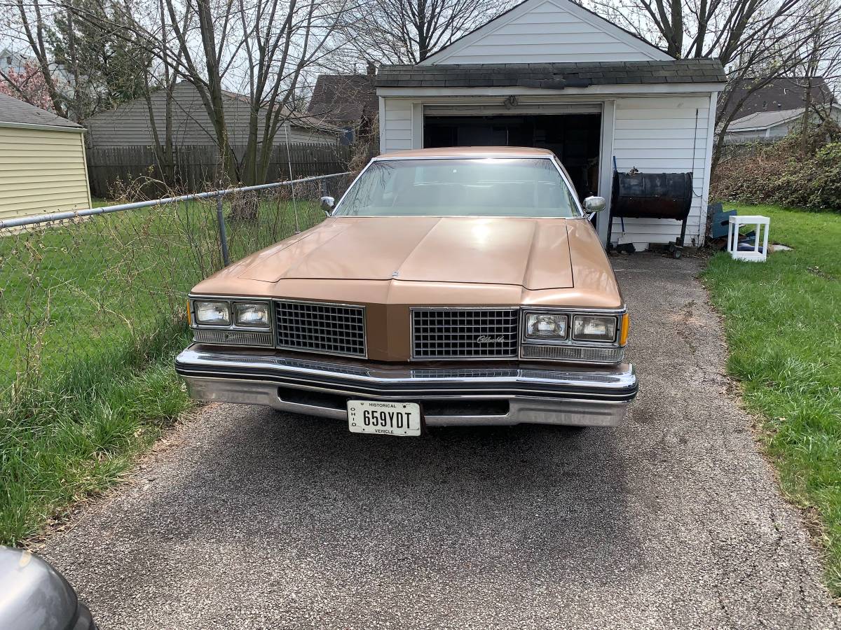 Oldsmobile-regency-98-1976-brown