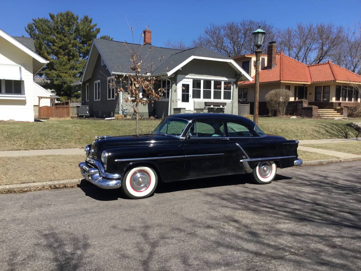 Oldsmobile-rocket-88-1953-black-1