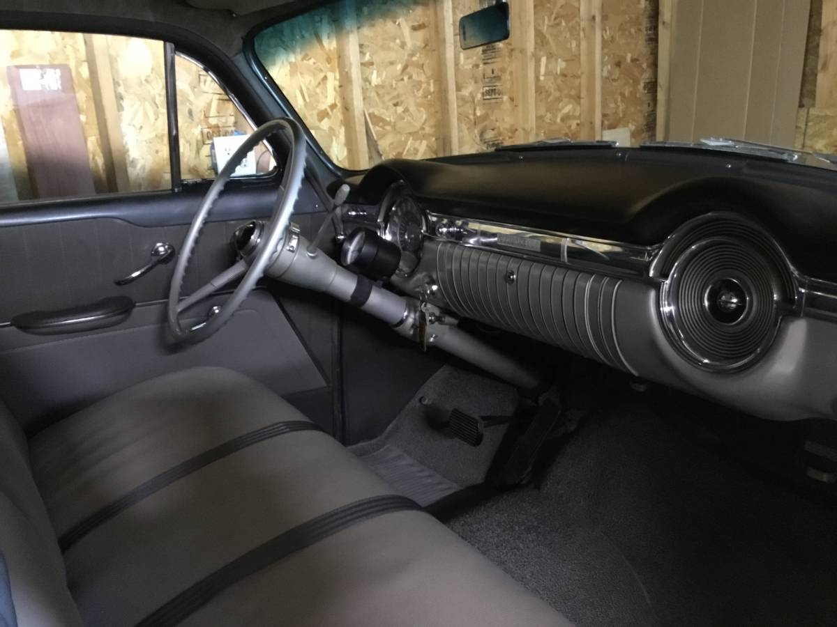 Oldsmobile-rocket-88-1953-black-11