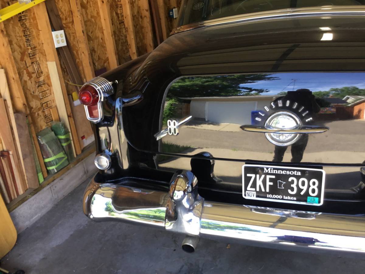Oldsmobile-rocket-88-1953-black-18