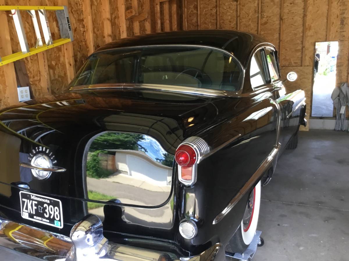 Oldsmobile-rocket-88-1953-black-2