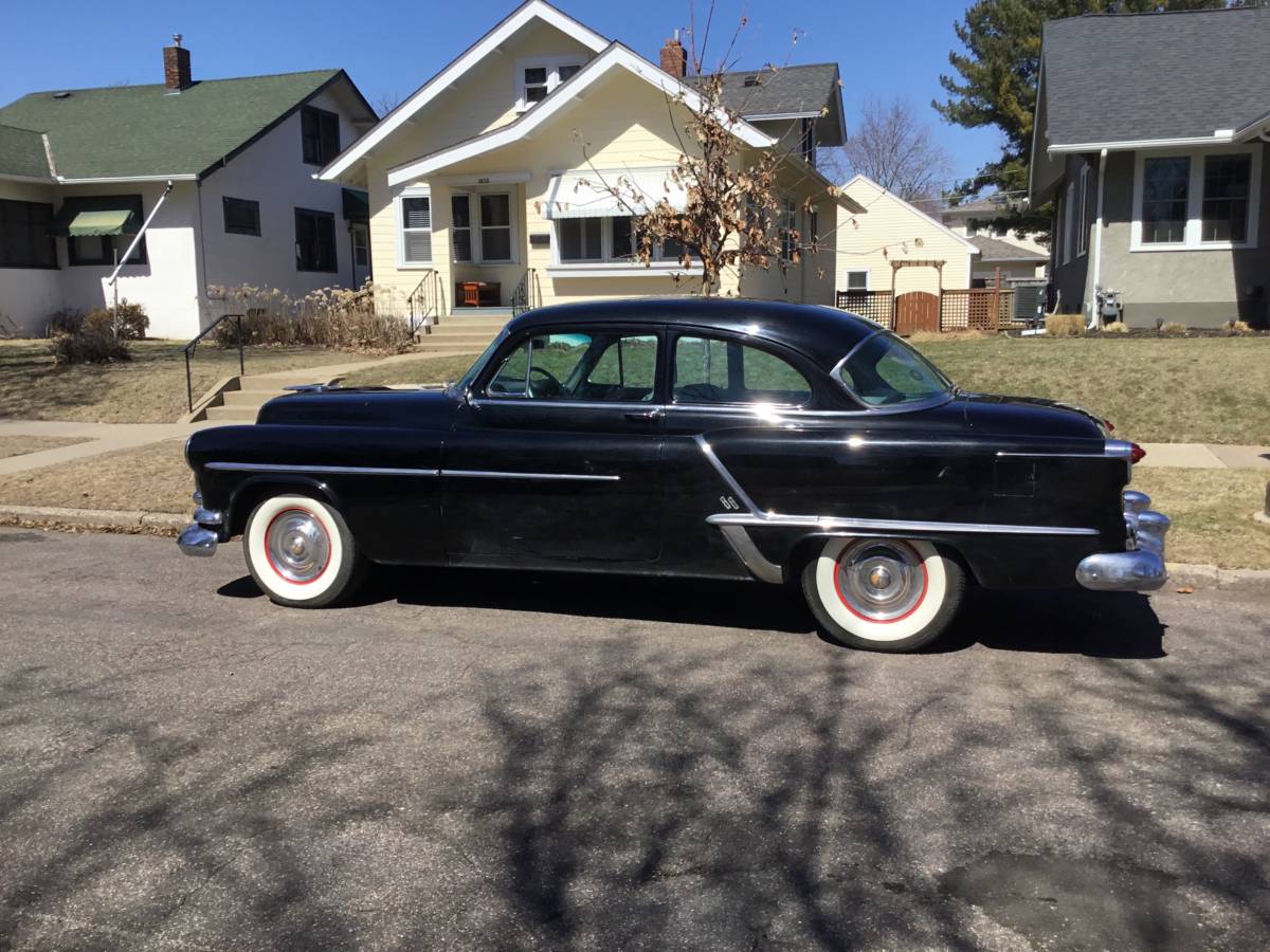 Oldsmobile-rocket-88-1953-black-3
