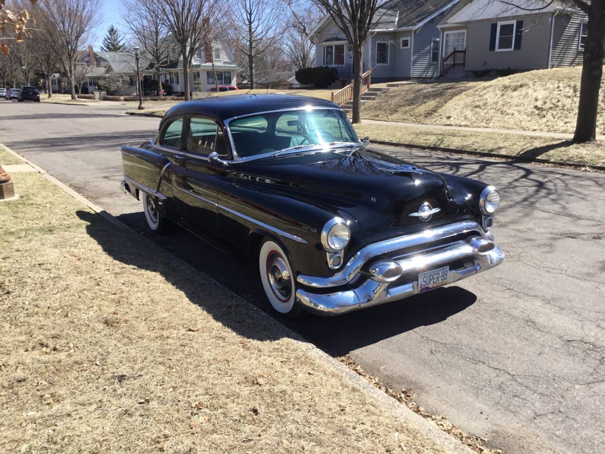 Oldsmobile-rocket-88-1953-black