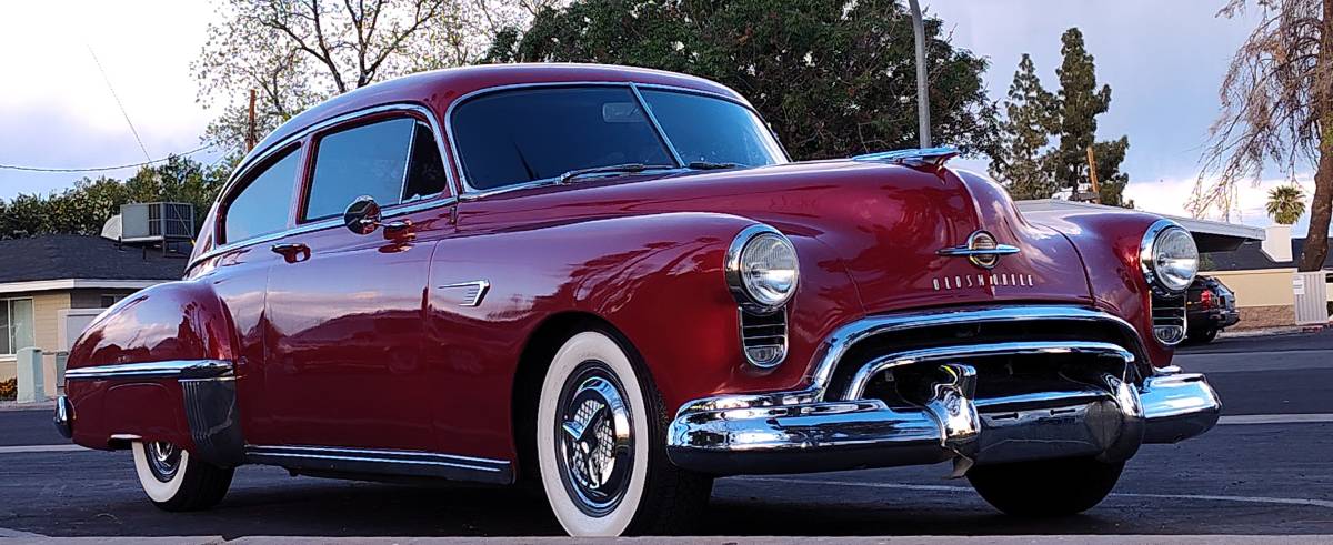 Oldsmobile-series-76-1949-red-5