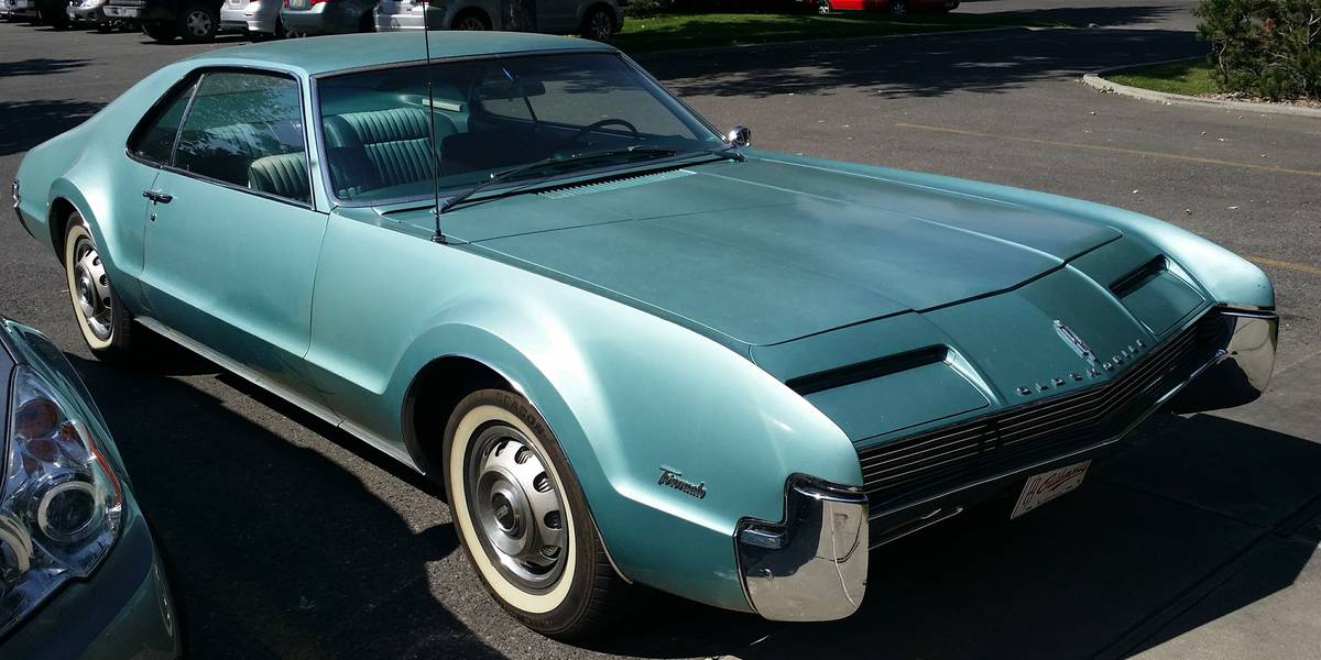 Oldsmobile-toronado-1966-green-1