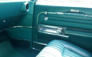 Oldsmobile-toronado-1966-green-4