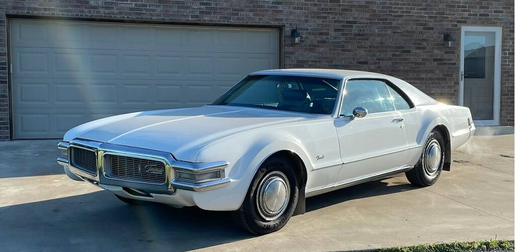 Oldsmobile-toronado-1969-1