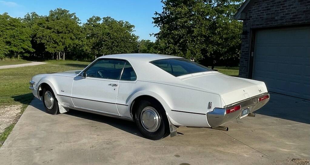 Oldsmobile-toronado-1969-2