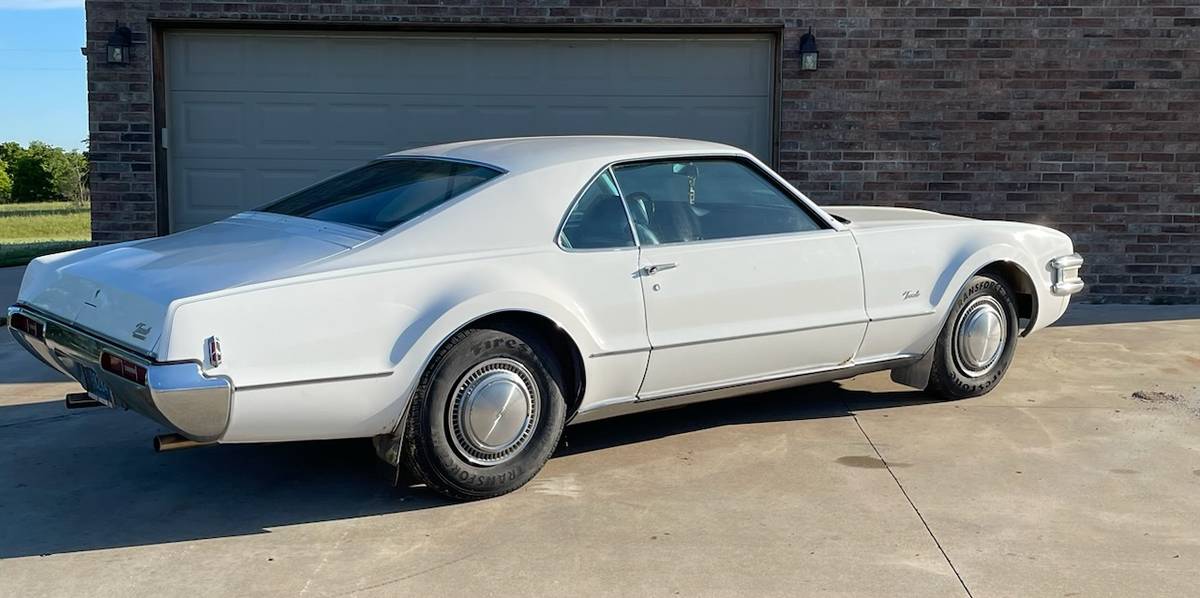Oldsmobile-toronado-1969-4