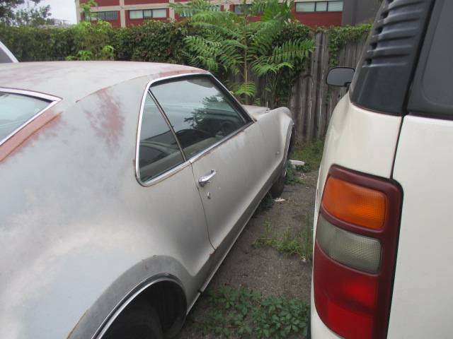 Oldsmobile-toronado-1969-brown-5