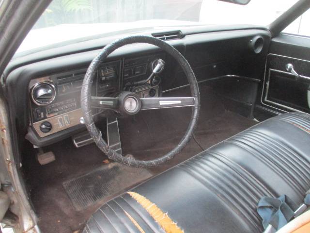 Oldsmobile-toronado-1969-brown-7