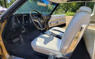 Oldsmobile-toronado-1971-10