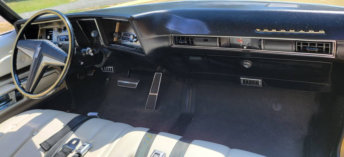 Oldsmobile-toronado-1971-12