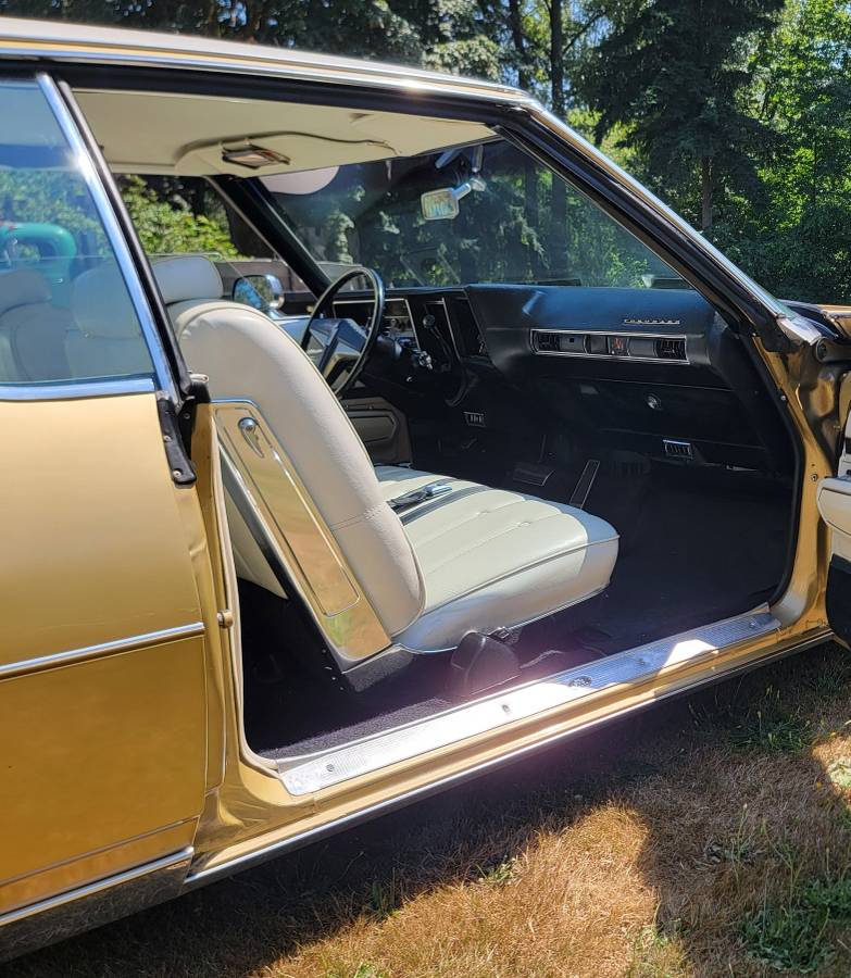 Oldsmobile-toronado-1971-13