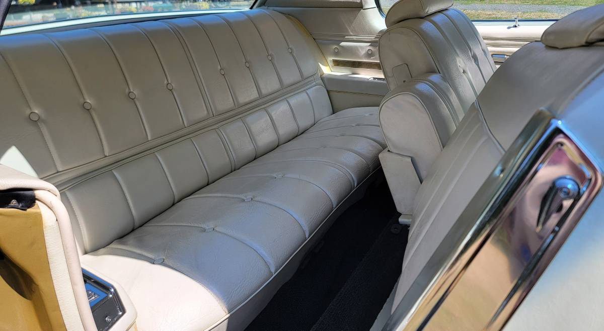 Oldsmobile-toronado-1971-15