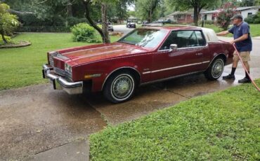 Oldsmobile-toronado-1984-red