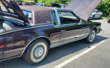 Oldsmobile-toronado-1985