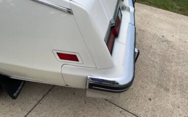 Oldsmobile-toronado-1985-white-13