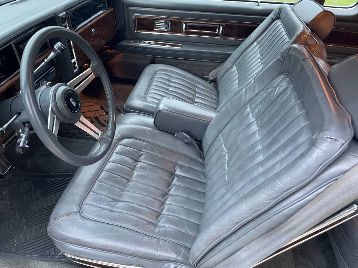 Oldsmobile-toronado-1985-white-4