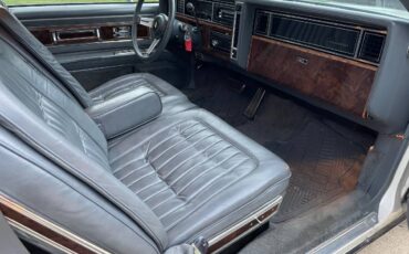 Oldsmobile-toronado-1985-white-9
