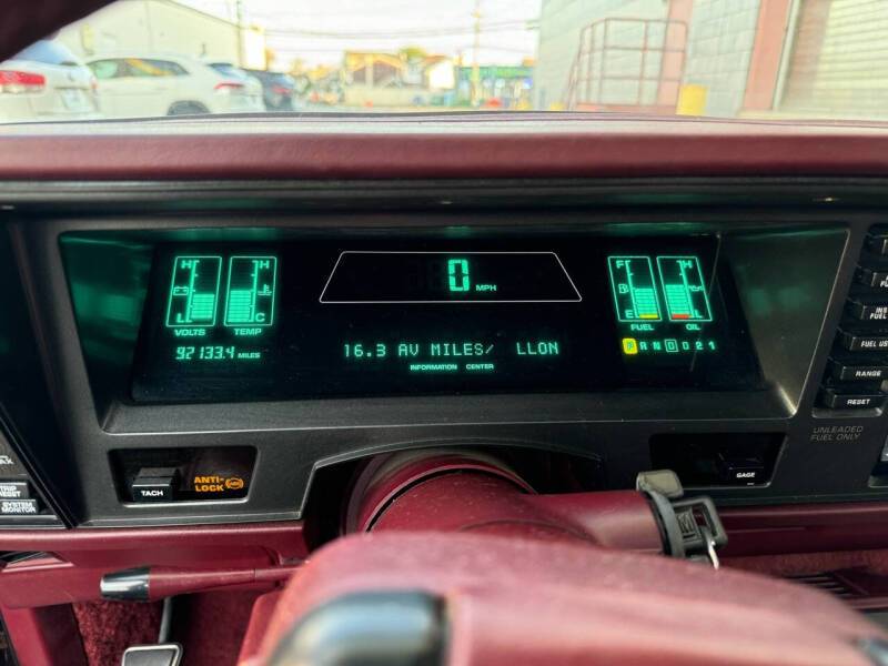 Oldsmobile-toronado-1989-purple-13
