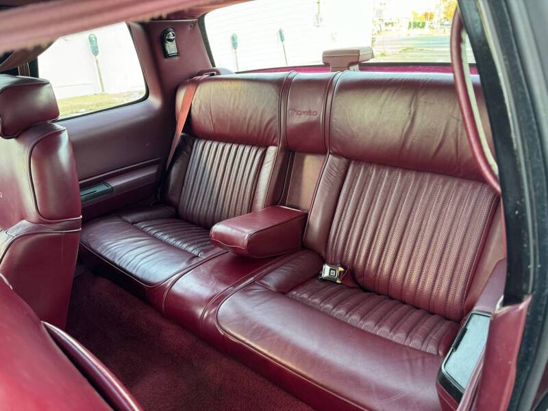 Oldsmobile-toronado-1989-purple-16