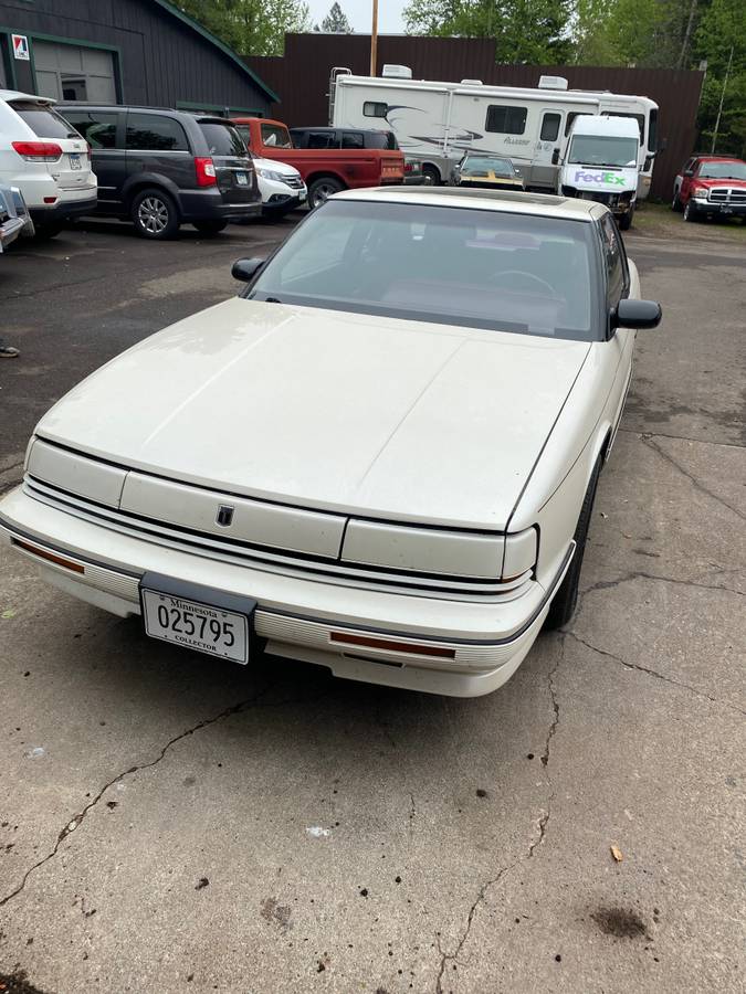 Oldsmobile-toronado-trofeo-1992-white-1