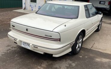 Oldsmobile-toronado-trofeo-1992-white-3