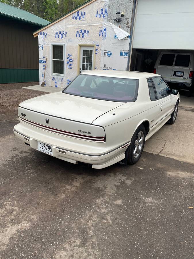 Oldsmobile-toronado-trofeo-1992-white-3