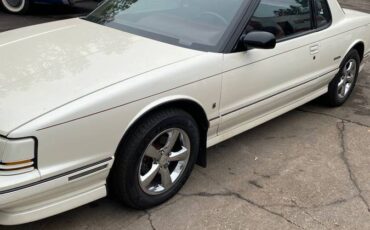 Oldsmobile-toronado-trofeo-1992-white