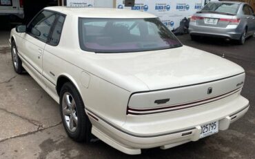 Oldsmobile-toronado-trofeo-1992-white-4