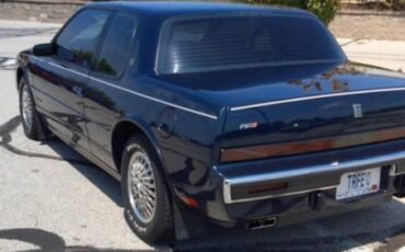 Oldsmobile-trofeo-1988-blue-12