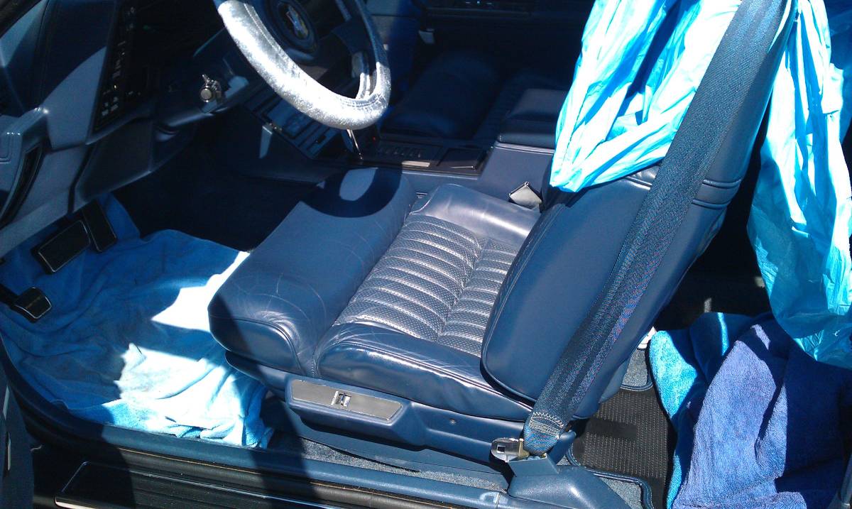 Oldsmobile-trofeo-1988-blue-18