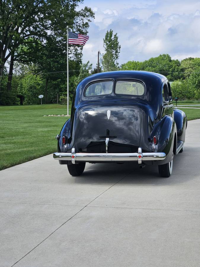 Packard-120-1940-black-5