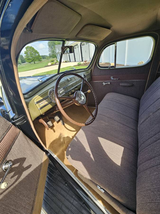 Packard-120-1940-black-8