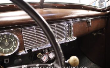 Packard-236-1949-Red-Brown