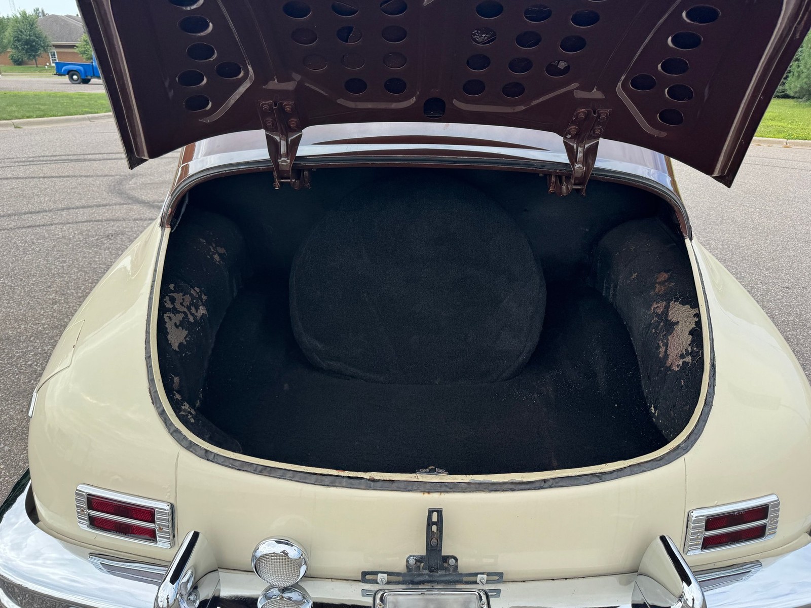 Packard-Deluxe-1948-Sedan-15