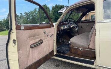 Packard-Deluxe-1948-Sedan-9