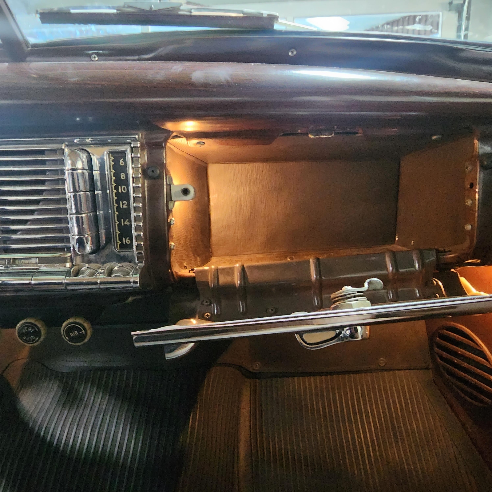 Packard-Eight-1950-4-Door-37