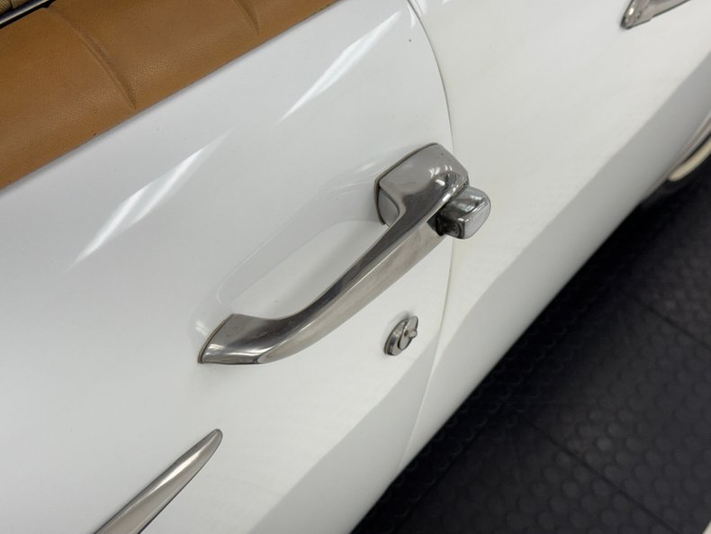 Packard-Hawk-1958-Snow-White-Tan-19