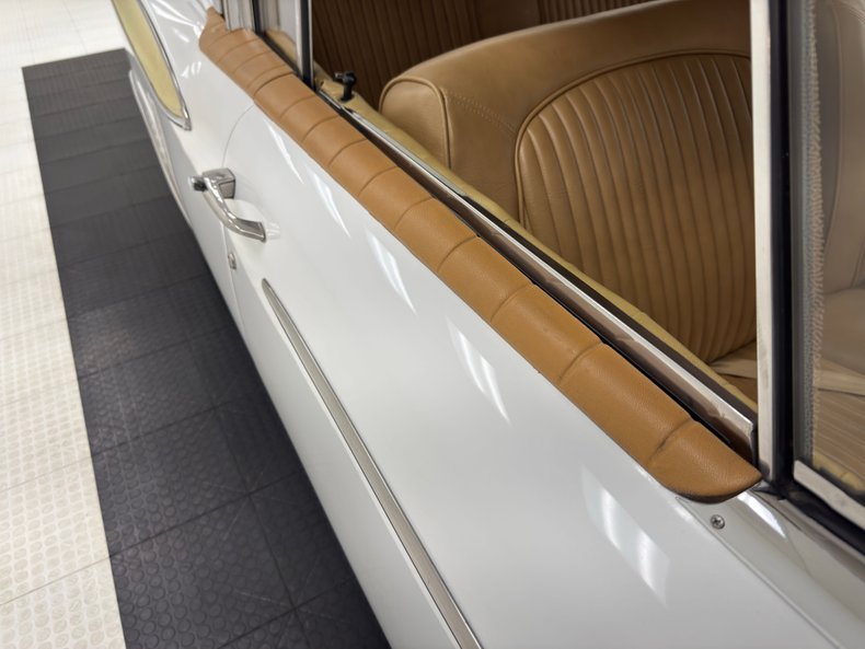 Packard-Hawk-1958-Snow-White-Tan-20