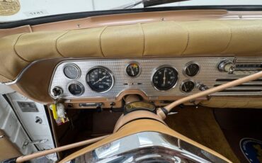 Packard-Hawk-1958-Snow-White-Tan-38