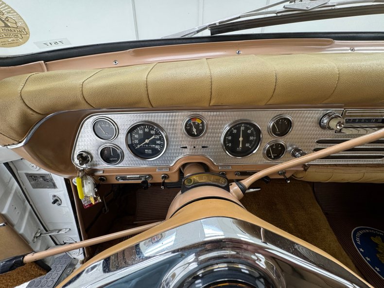 Packard-Hawk-1958-Snow-White-Tan-38