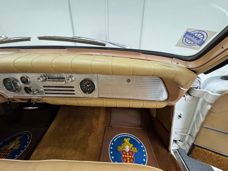 Packard-Hawk-1958-Snow-White-Tan-41
